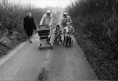 Asta, Grete, Inge & Grandchildren, Out for a Walk on Houens Odde
